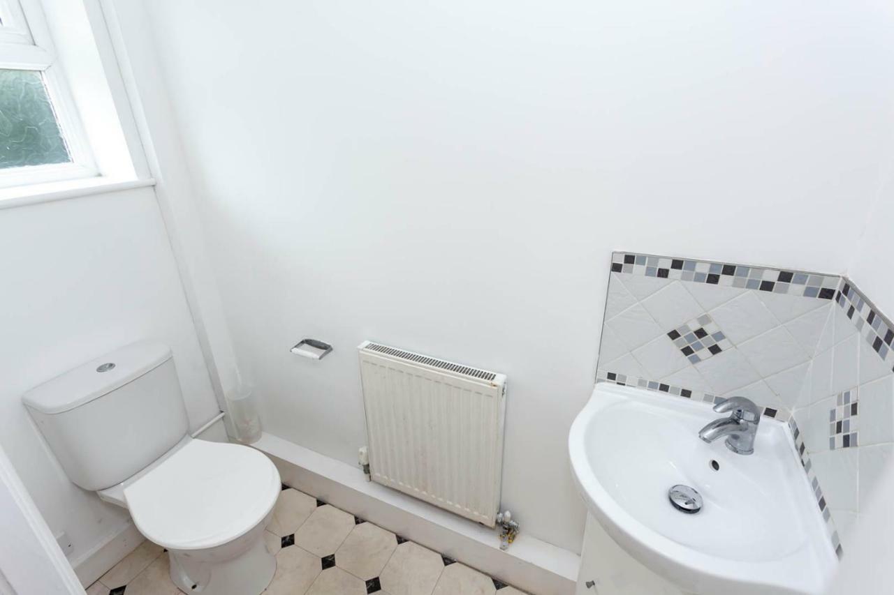 4 Bed Home, Driveway Parking Ideally Located In Latchford, Warrington - Executive St Marys House Exterior photo
